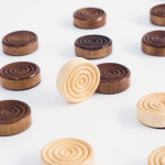 Фишки для нард деревянные с кубиками 23 мм